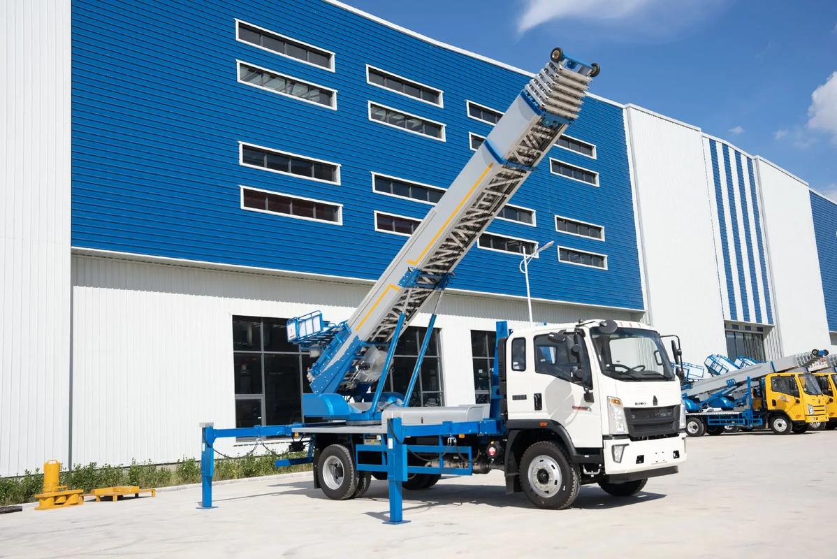 舞钢小型云梯车上料车租赁多少钱