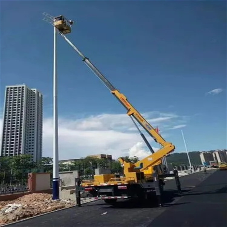 舞钢维修路灯的曲臂升降车出租