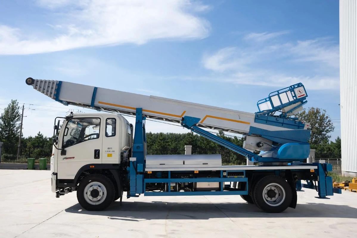 舞钢云梯上料车租赁费用